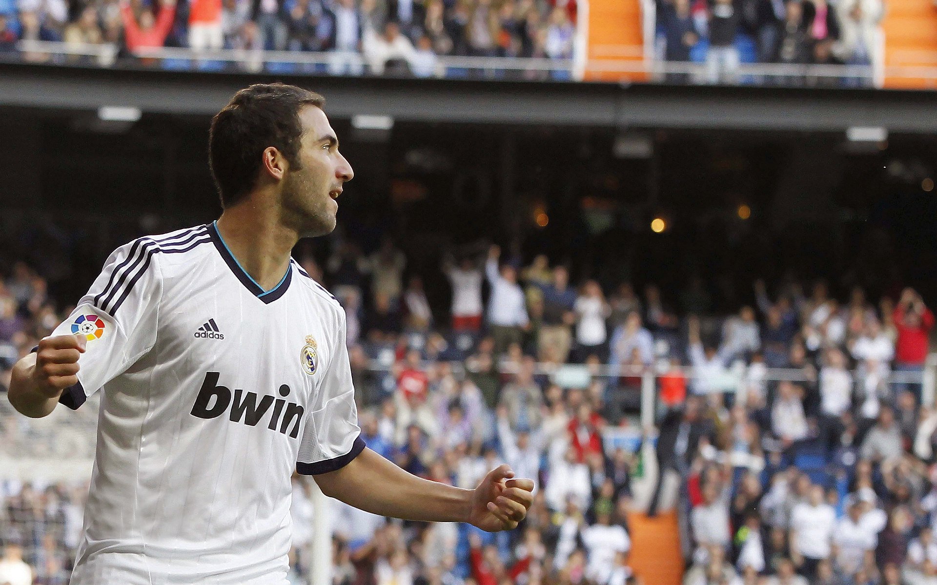 四强争霸引人瞩目,欧冠赛场战火腾飞,欧冠四强比赛时间表