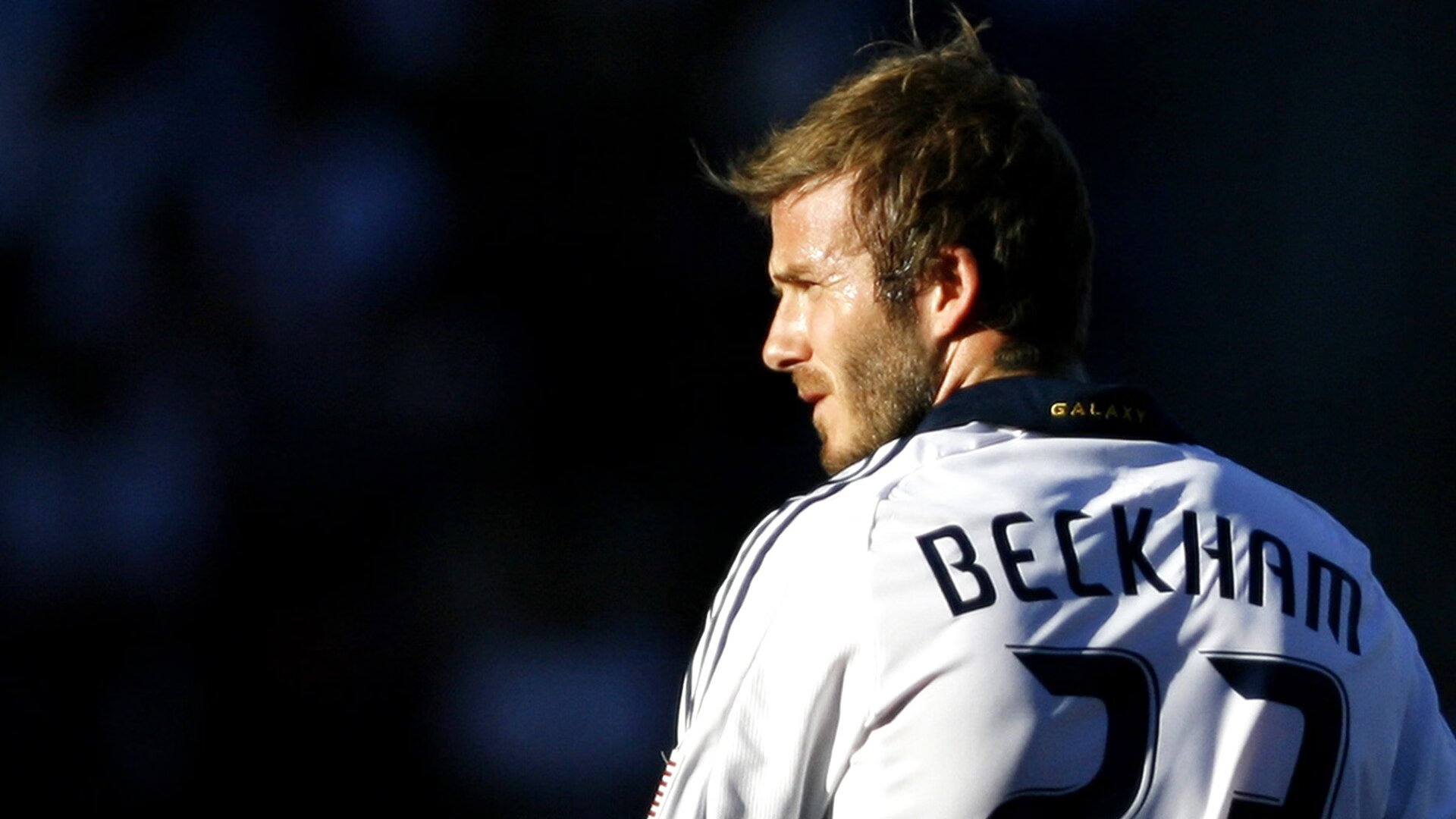 柯隆球员受伤缺席,球队状态不佳难逃失利,科隆主客场球衣