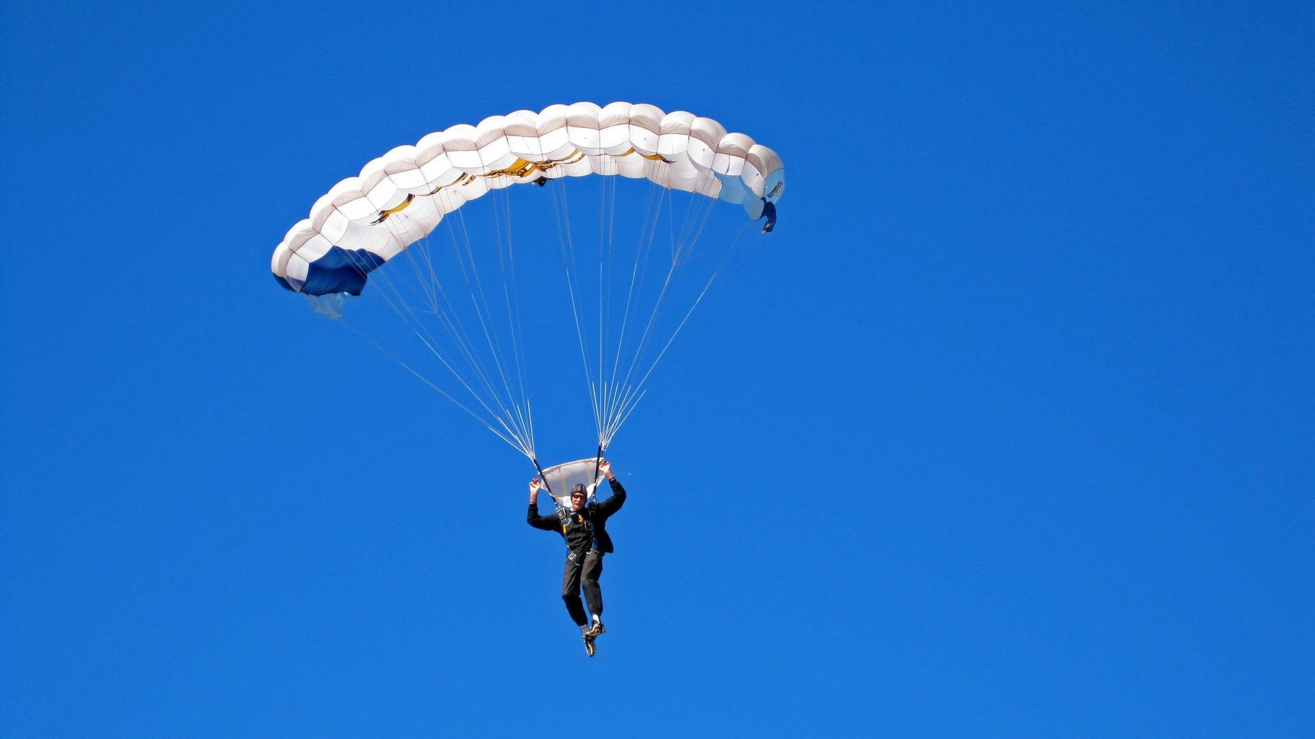 青少年“篮球+公益”志愿者行动助力贫困地区体育发展,篮球志愿者活动实践报告